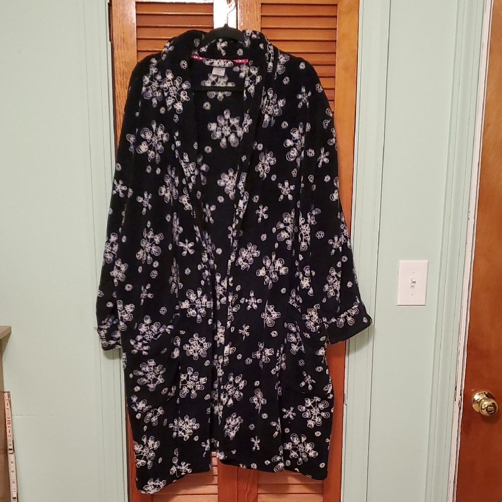 Joe Boxer Snowflakes Fleece Robe